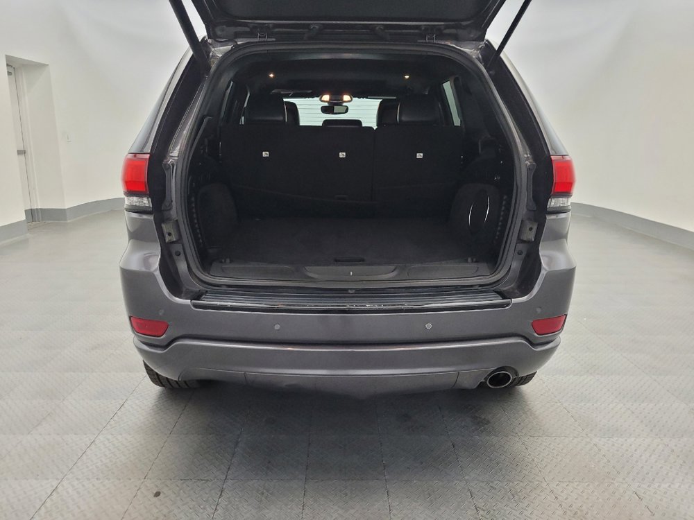 Used 2018 Jeep Grand Cherokee Altitude RWD image 29