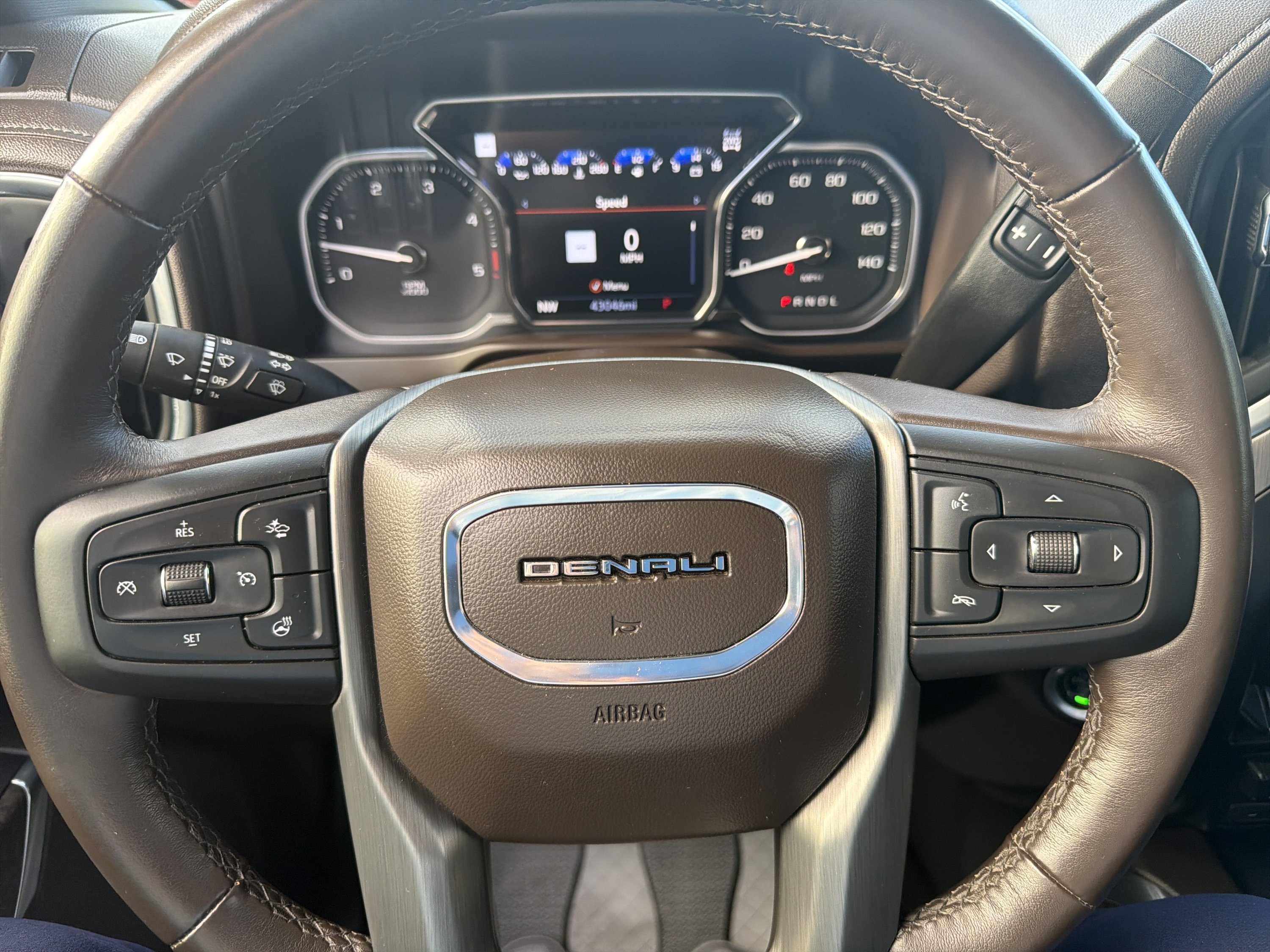 Used 2022 GMC Sierra 3500 Denali w/ Denali Black Diamond Edition AWD/4WD image 27