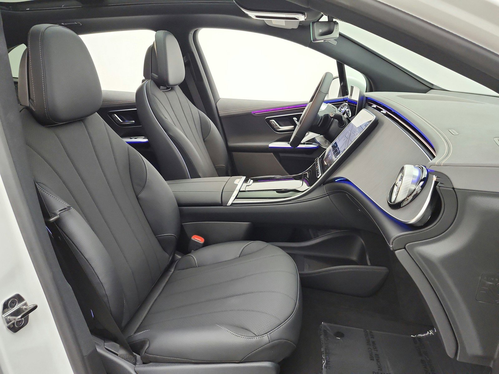 New 2026 Mercedes-Benz EQE 320 4MATIC SUV image 13