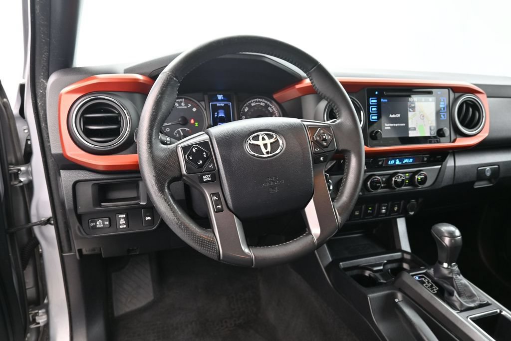 Used 2016 Toyota Tacoma TRD Sport w/ Premium & Technology Package AWD/4WD image 18