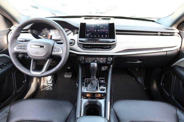 Used 2025 Jeep Compass Latitude w/ Sun & Sound Group image 24