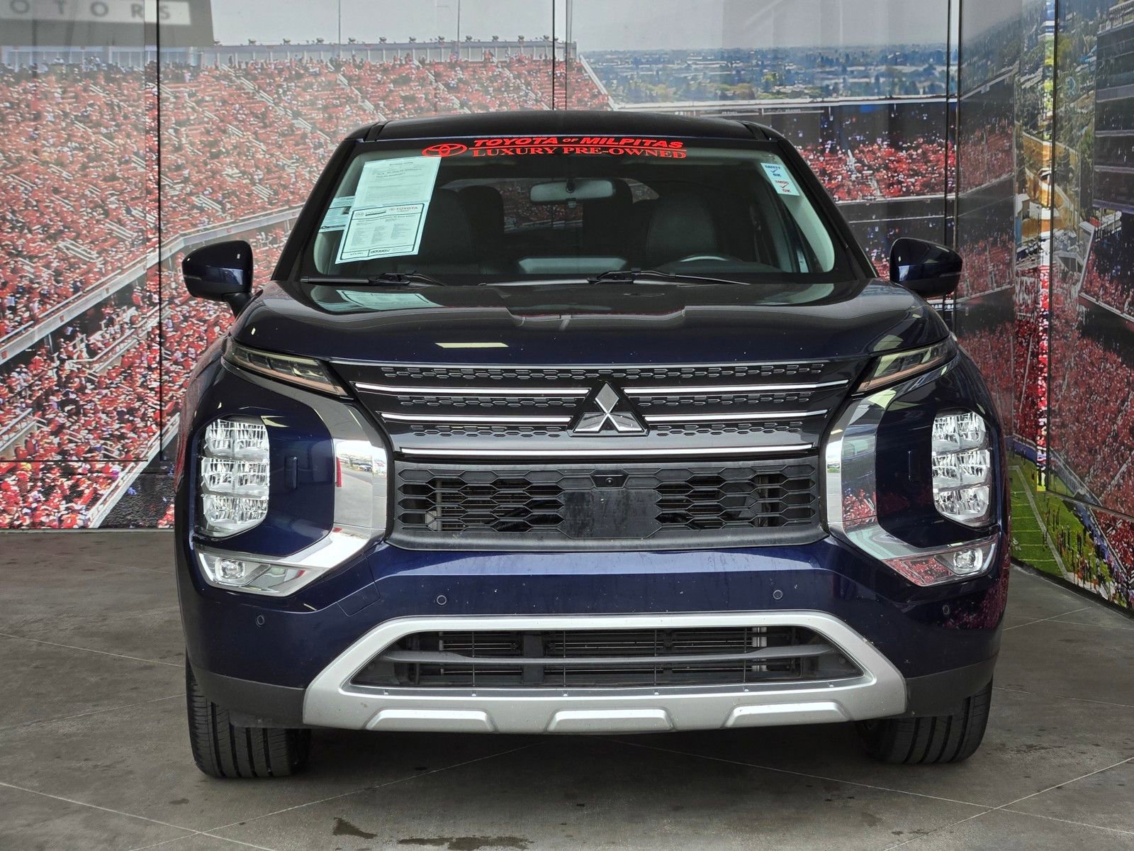 Used 2024 Mitsubishi Outlander SE Black Edition image 3