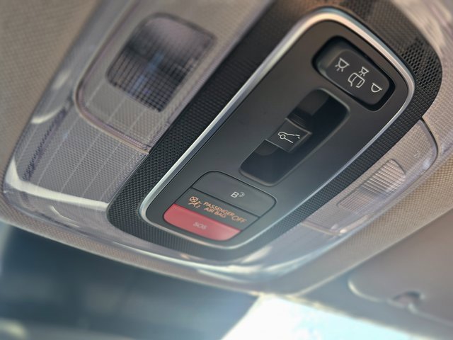 New 2025 Hyundai Elantra Limited image 32