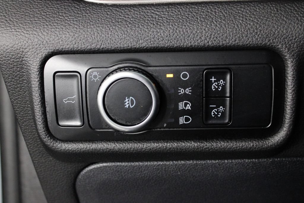 Used 2024 Ford Explorer Limited w/ Limited Technology Package RWD image 24