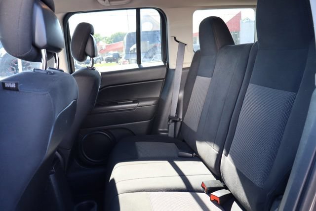 Used 2014 Jeep Patriot Latitude w/ Sun/Sound Group AWD/4WD image 21