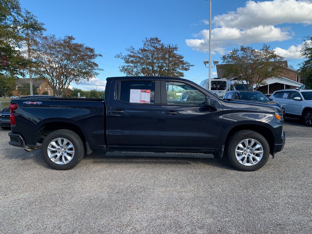 Used 2022 Chevrolet Silverado 1500 Custom image 2