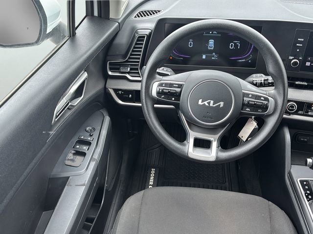 Certified 2025 Kia Sportage LX AWD/4WD image 18