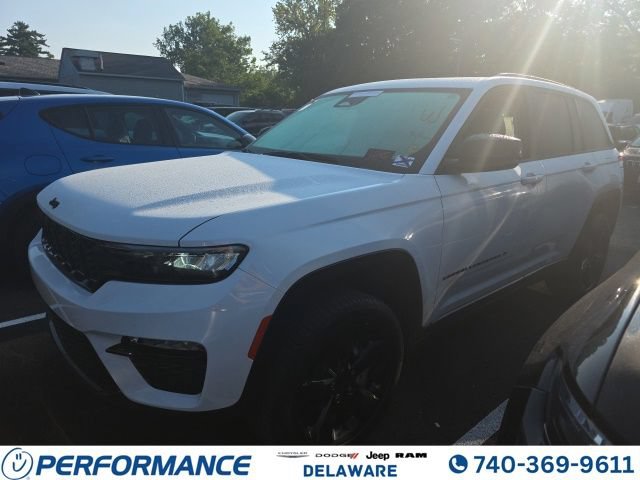 Used 2024 Jeep Grand Cherokee Limited w/ Black Appearance Package AWD/4WD image 1
