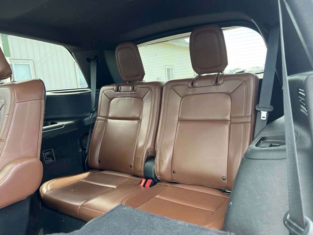 Used 2021 Lincoln Aviator Reserve w/ Elements Package Plus AWD/4WD image 39