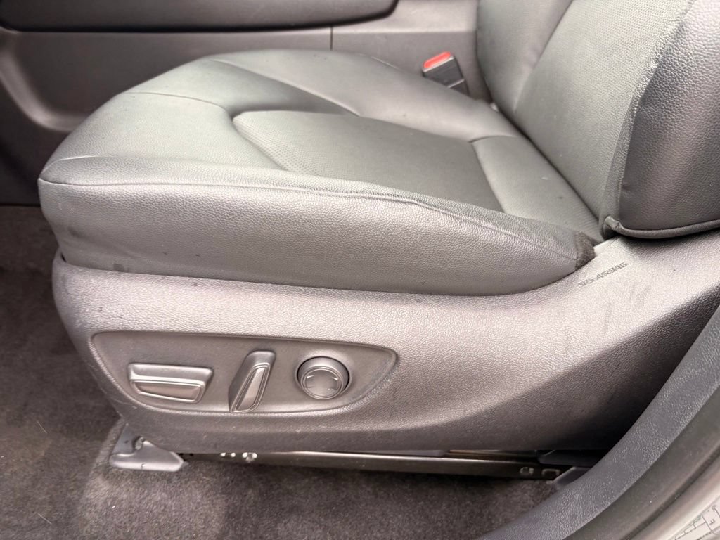Used 2025 Toyota Grand Highlander AWD image 24