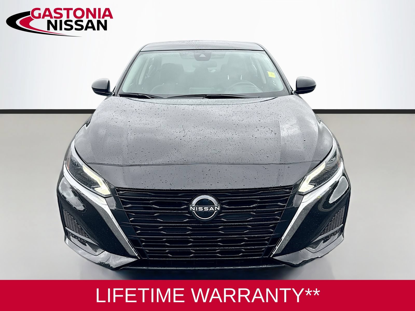 Used 2025 Nissan Altima 2.5 SV FWD image 2