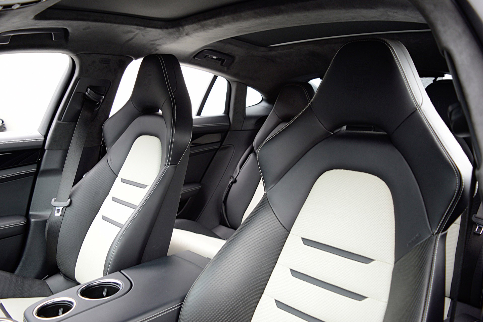 Used 2023 Porsche Panamera GTS image 25