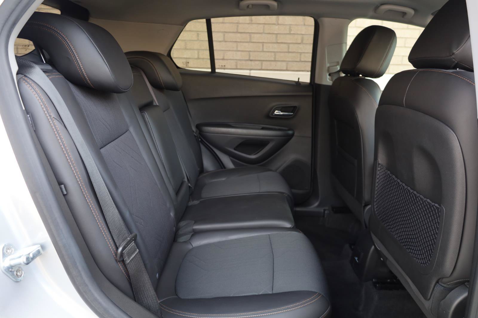 Used 2021 Chevrolet Trax LT w/ LT Convenience Package FWD image 26