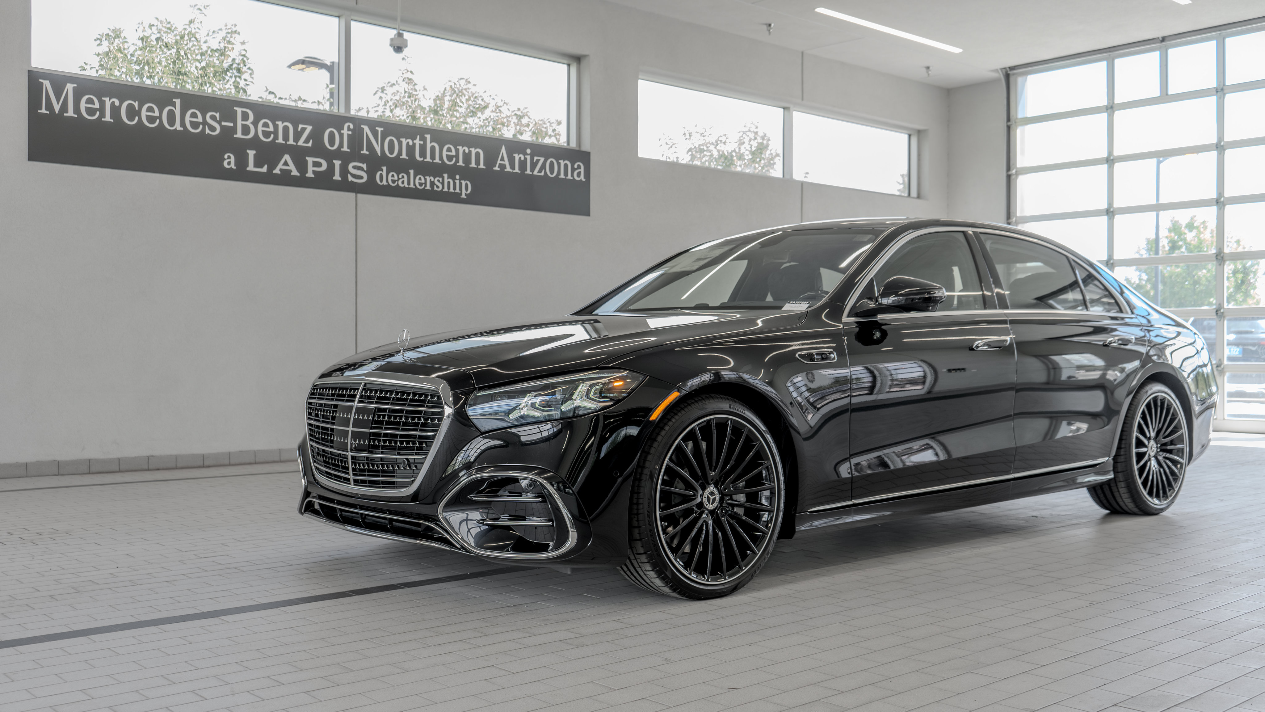 New 2027 Mercedes-Benz S 580 4MATIC Sedan image 3