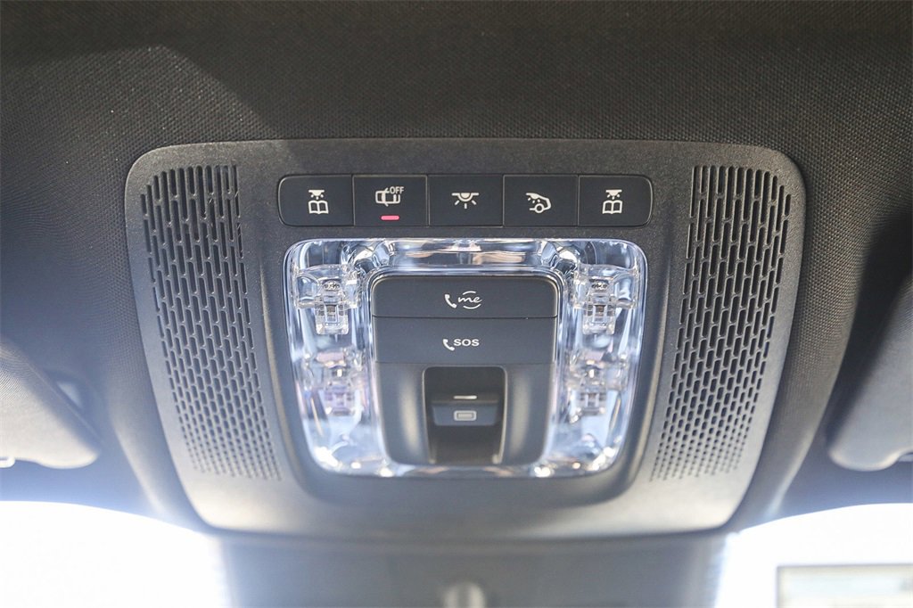 Used 2024 Mercedes-Benz GLB 250 4MATIC image 18