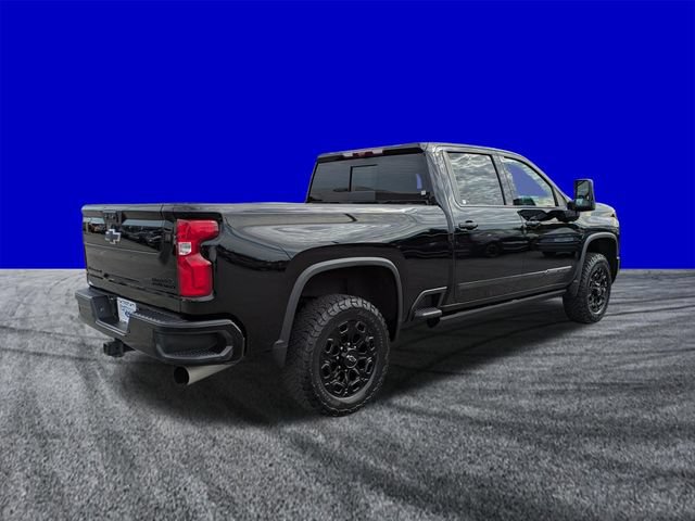 Used 2024 Chevrolet Silverado 2500 High Country w/ Midnight Edition AWD/4WD image 4