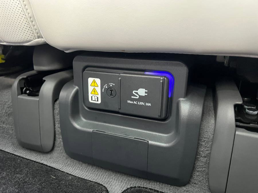 Used 2024 Hyundai Ioniq 5 Limited image 45
