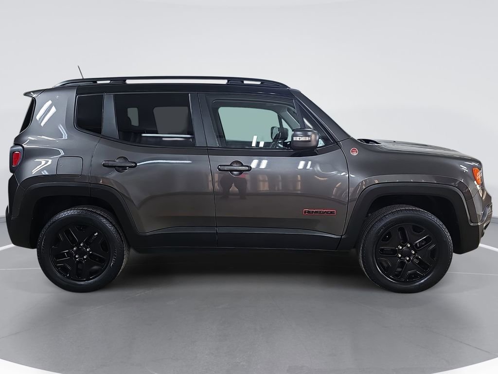 Used 2018 Jeep Renegade Trailhawk w/ UConnect 8.4 Nav Group image 2