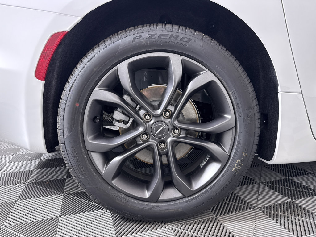 New 2026 Chrysler Pacifica Select image 24