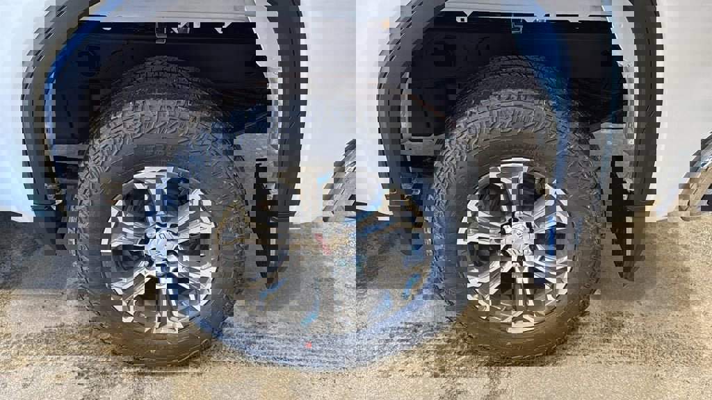 New 2026 GMC Sierra 1500 SLE w/ LPO, GMC Protection Package image 10