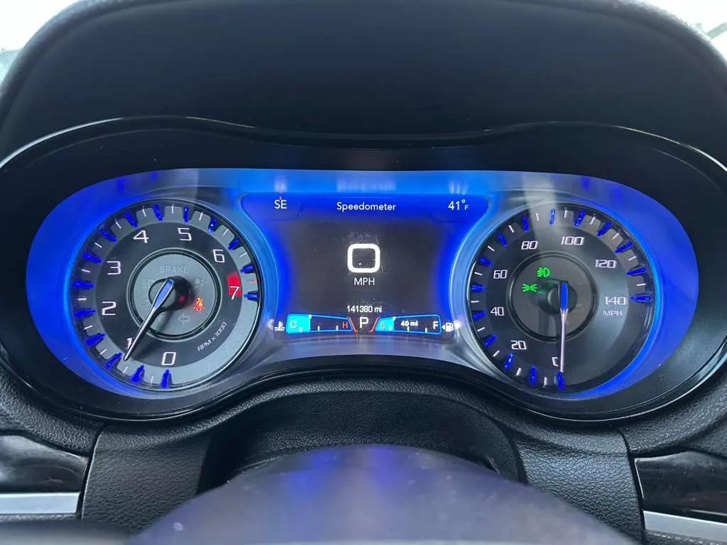 Used 2019 Chrysler 300 S image 28