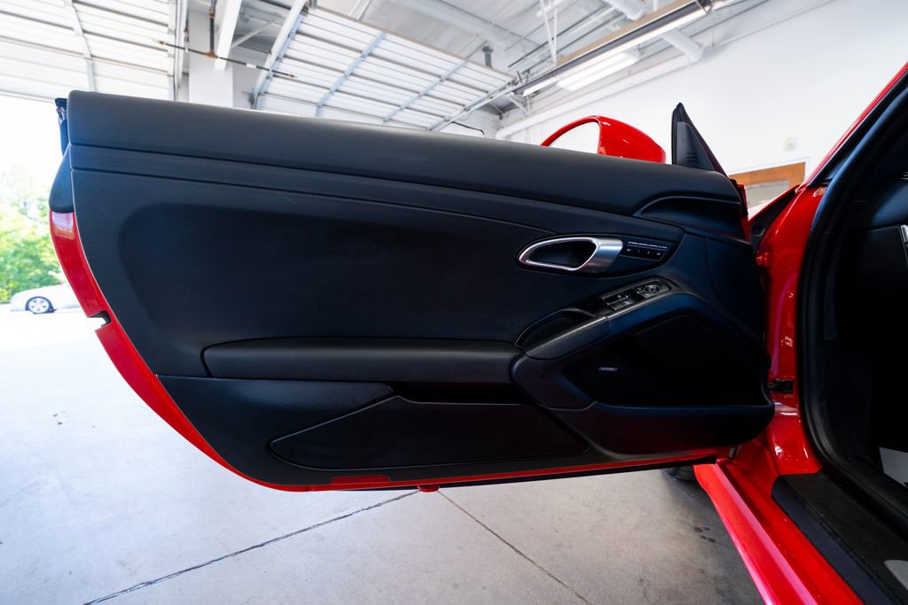 Used 2019 Porsche 718 Cayman RWD image 25