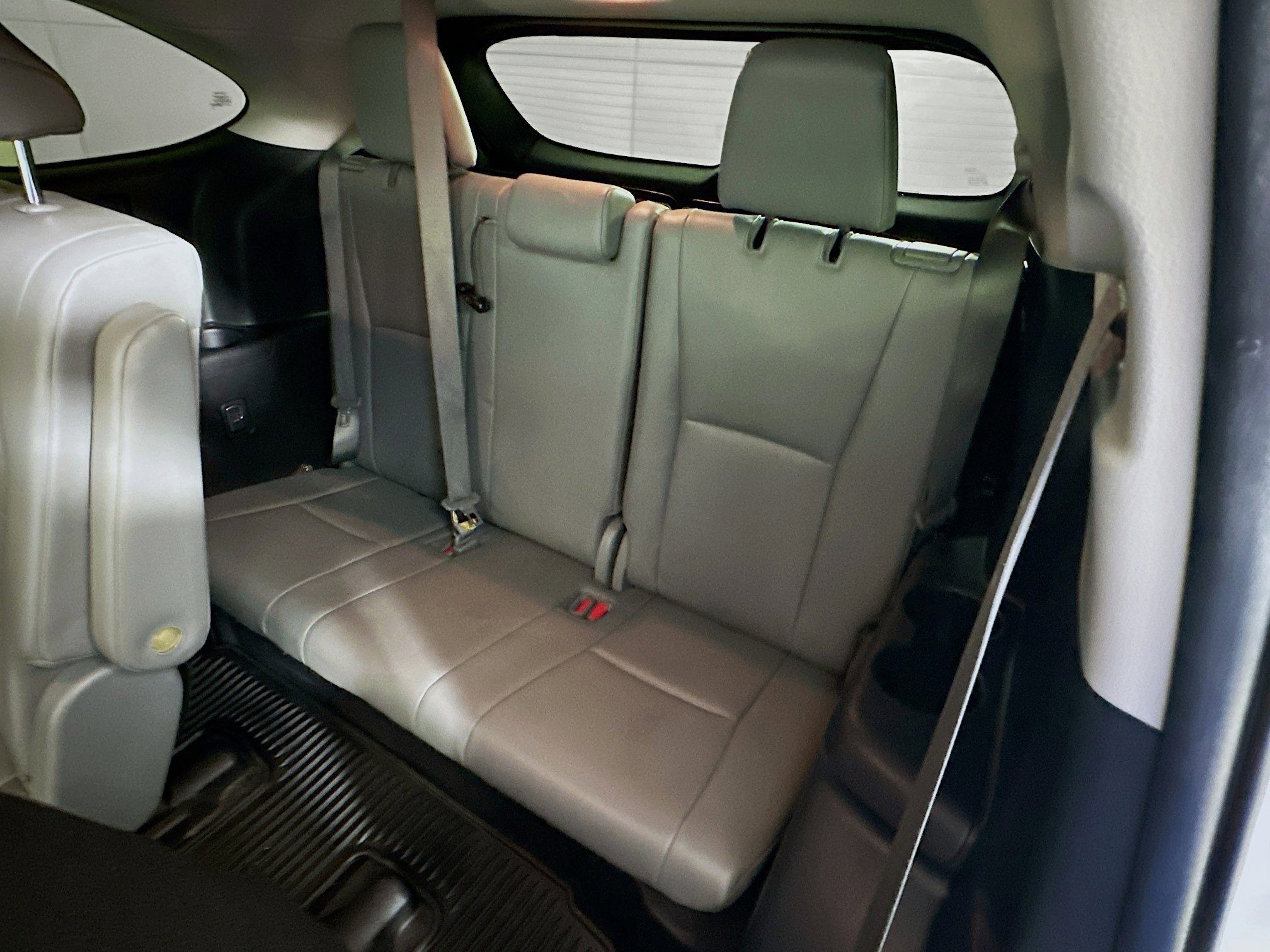 Used 2020 Toyota Highlander XLE image 31