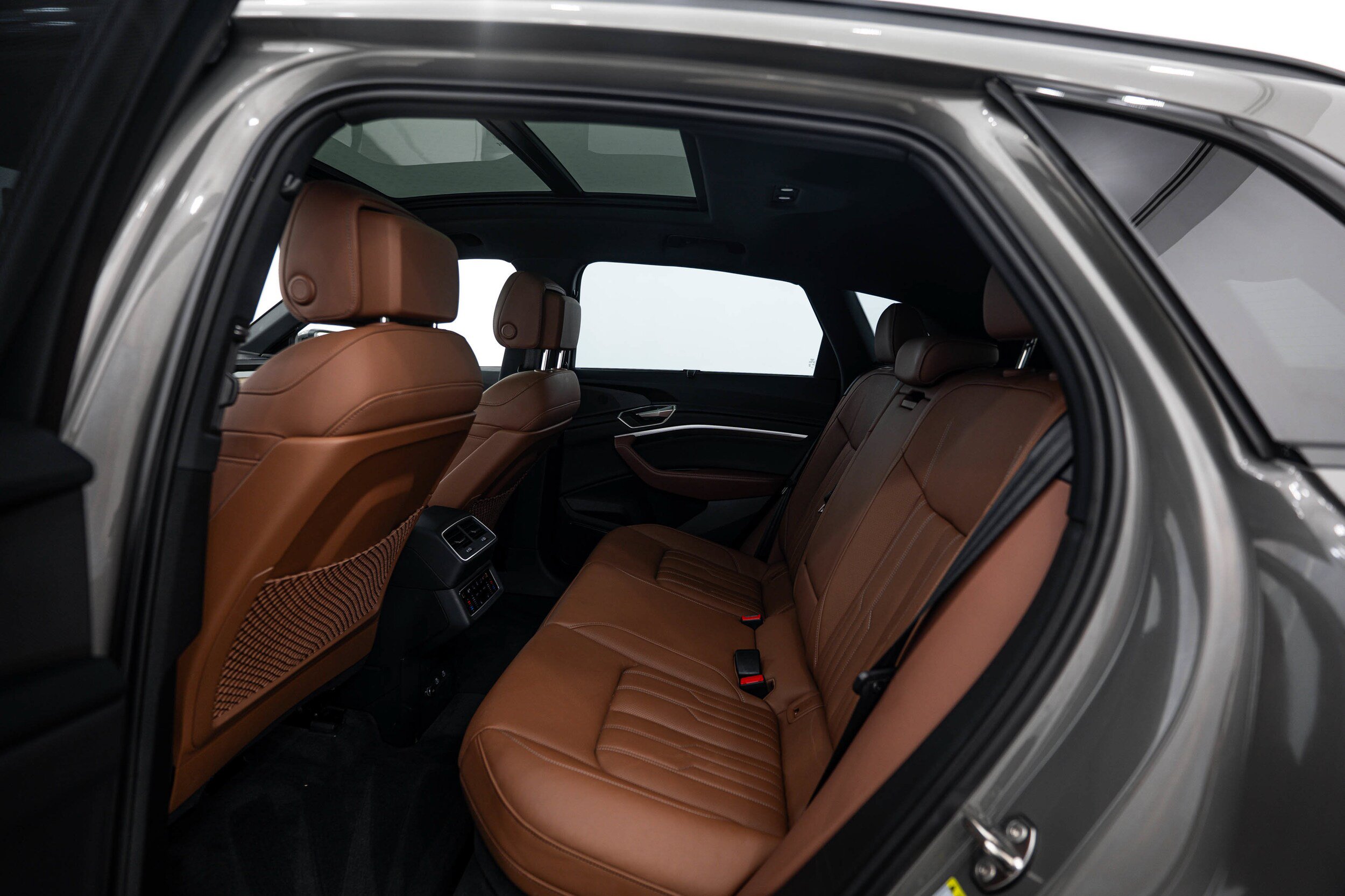 Certified 2024 Audi Q8 e-tron Prestige AWD/4WD image 19