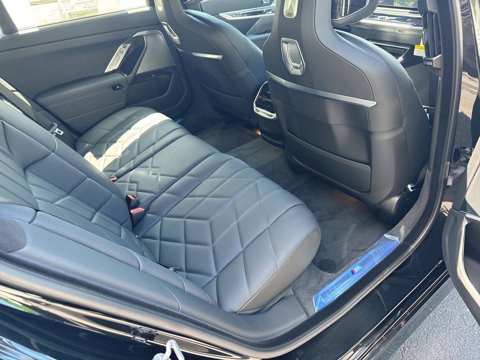 New 2026 BMW i7 M70 w/ M Sport Package RWD image 32