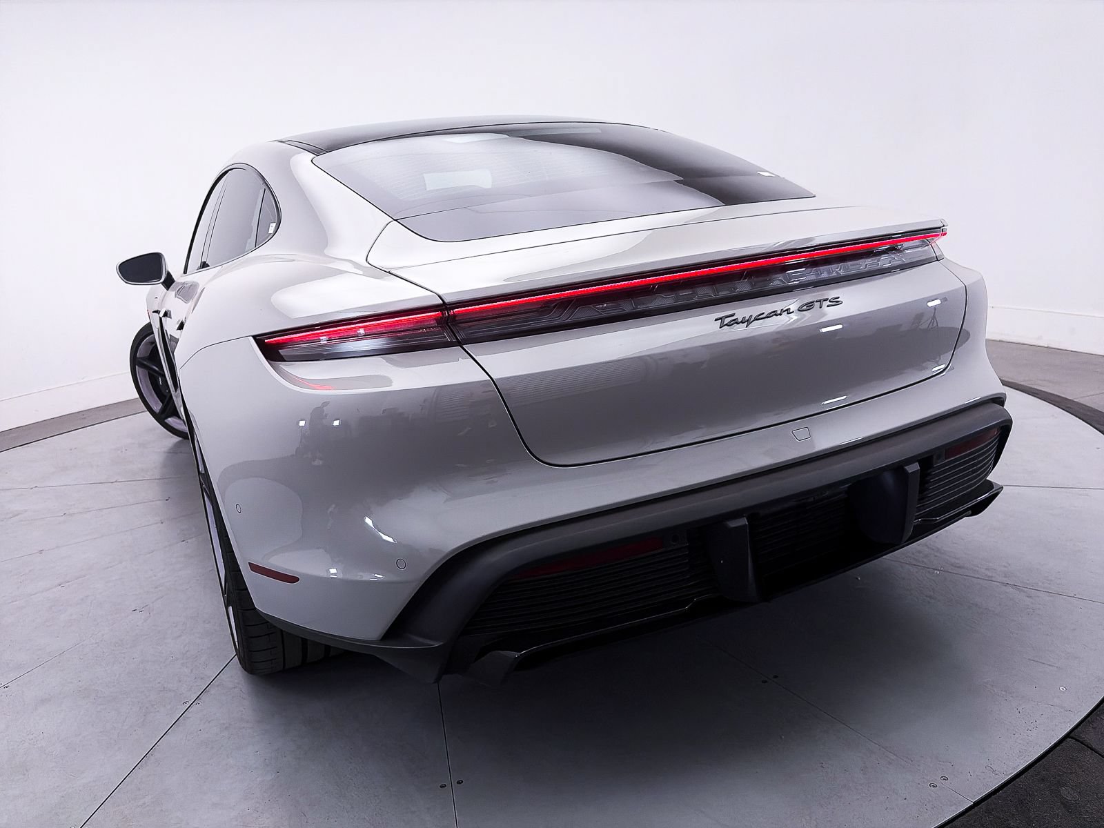 Used 2023 Porsche Taycan GTS AWD/4WD image 4