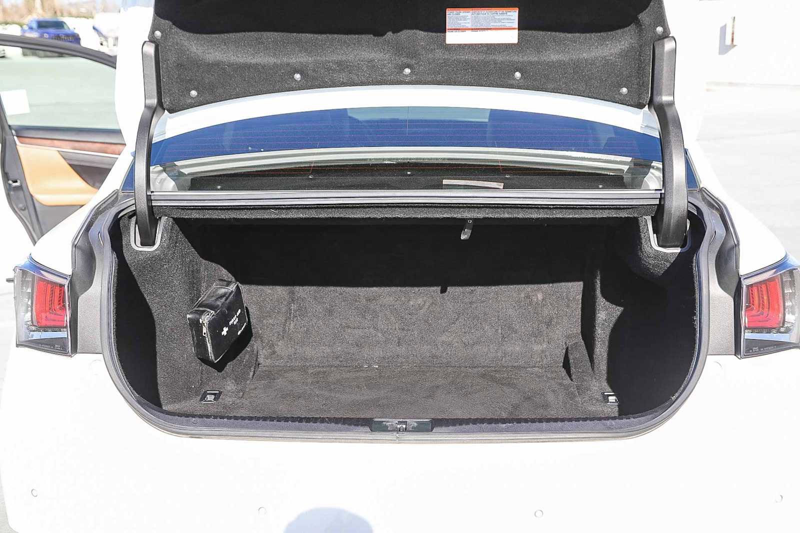 Used 2016 Lexus GS 450h image 25