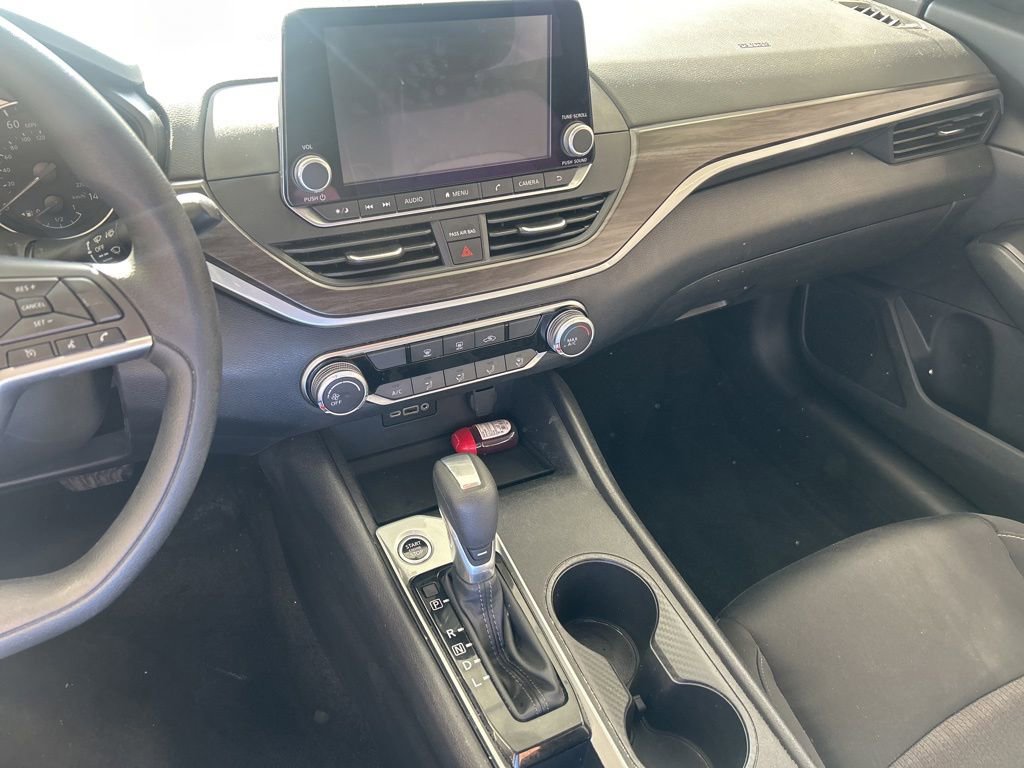 Used 2025 Nissan Altima 2.5 SV FWD image 4