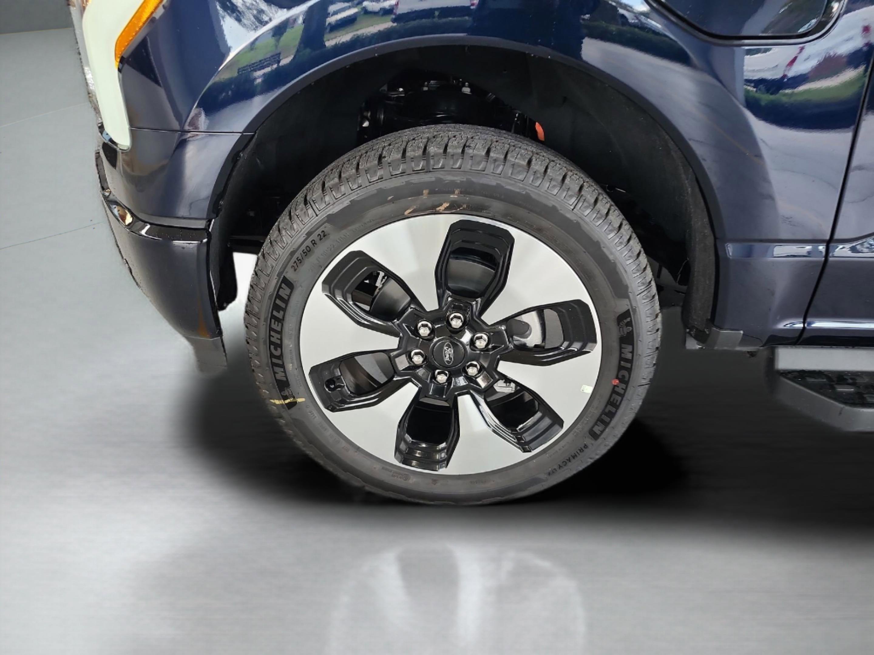 New 2025 Ford F150 Lightning Platinum AWD/4WD image 24