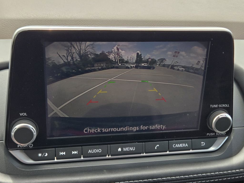 Used 2022 Nissan Rogue SV image 22