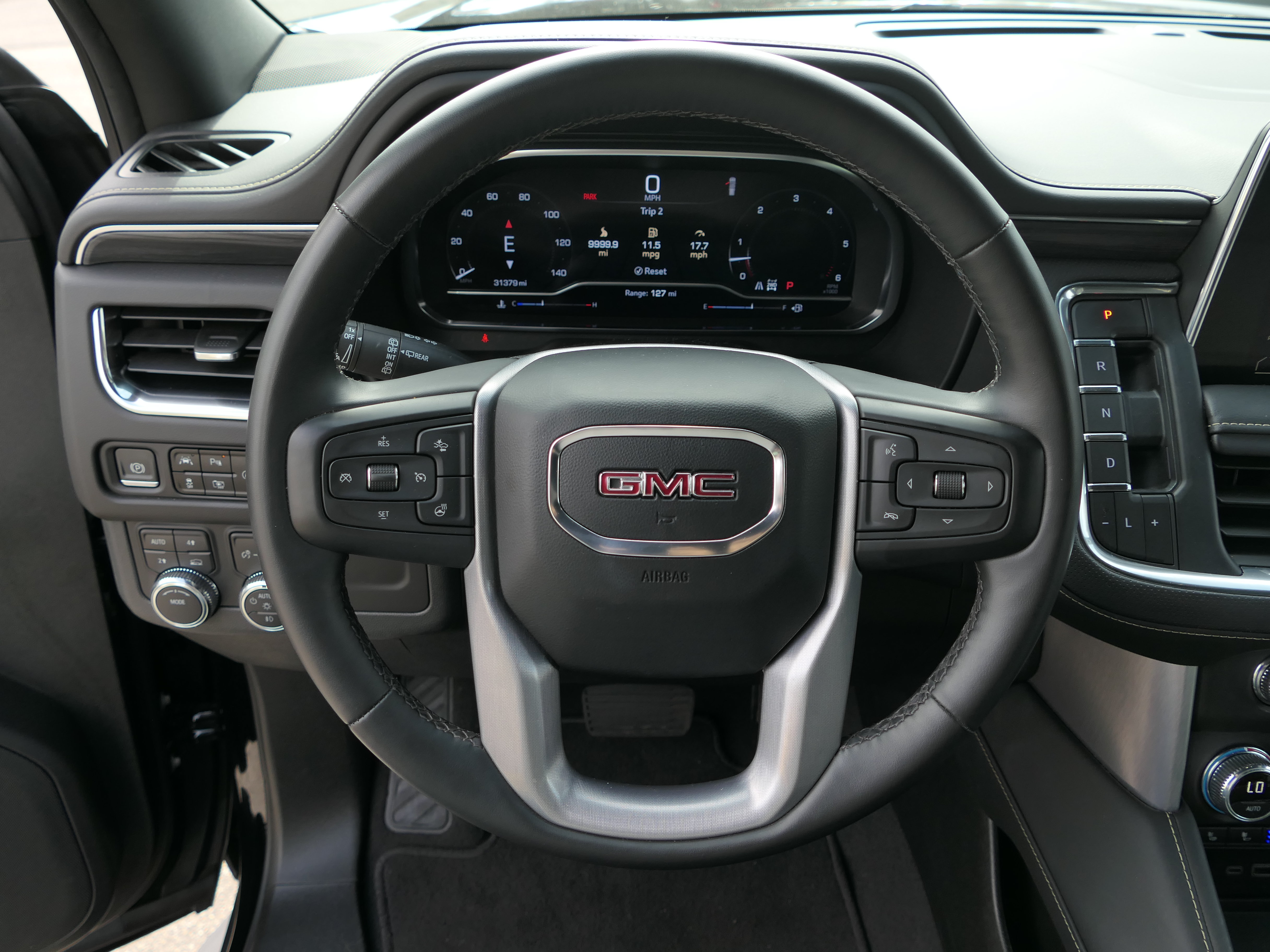 Used 2023 GMC Yukon SLT w/ SLT Premium Package AWD/4WD image 19