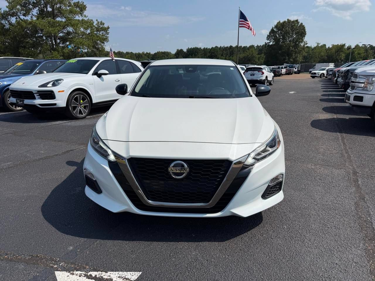 Used 2022 Nissan Altima 2.5 SR AWD/4WD image 2