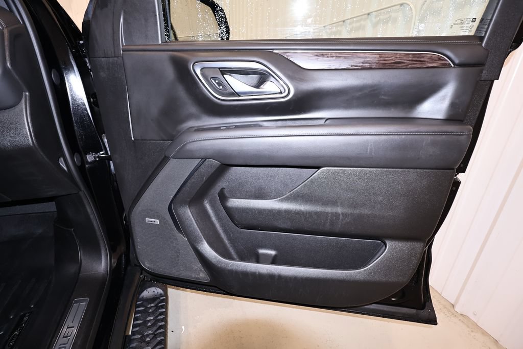 Used 2023 Chevrolet Tahoe Z71 w/ Luxury Package AWD/4WD image 21