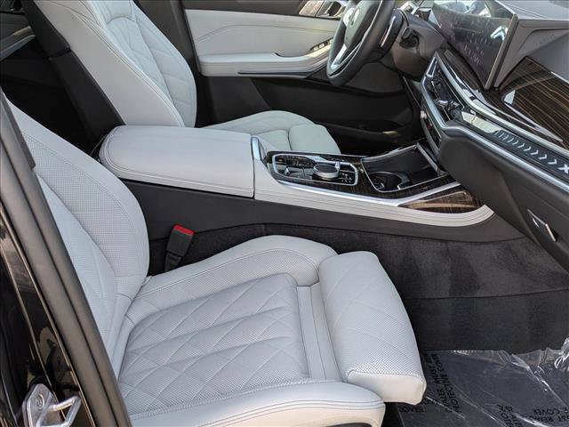 Used 2026 BMW X7 xDrive40i AWD/4WD image 24