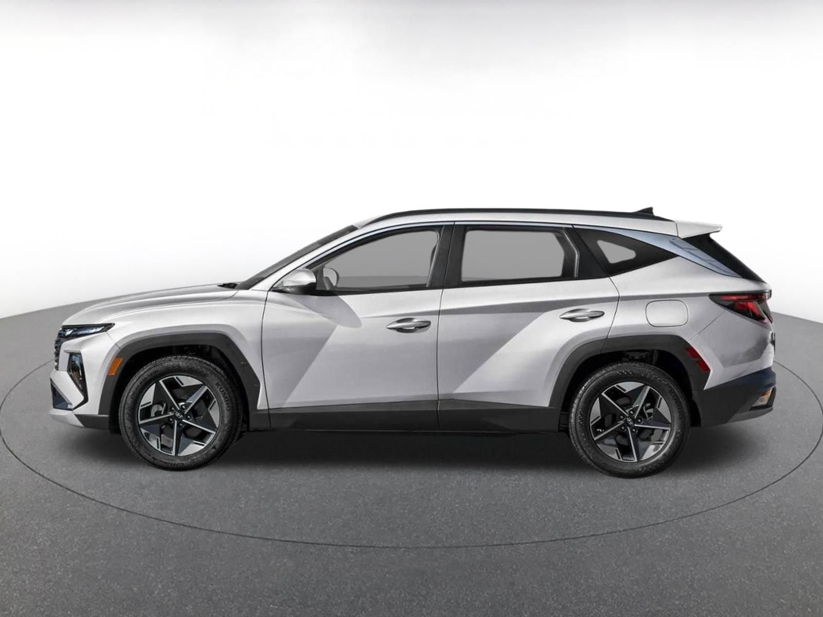 Used 2026 Hyundai Tucson SEL FWD image 3