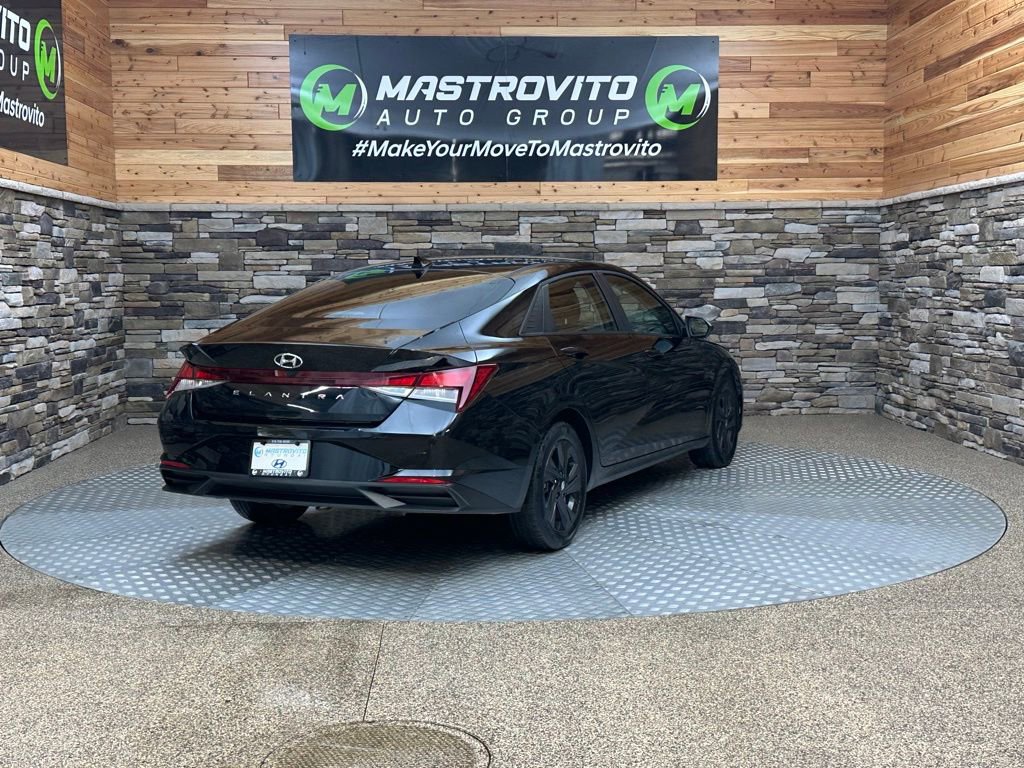 Certified 2023 Hyundai Elantra SEL image 9