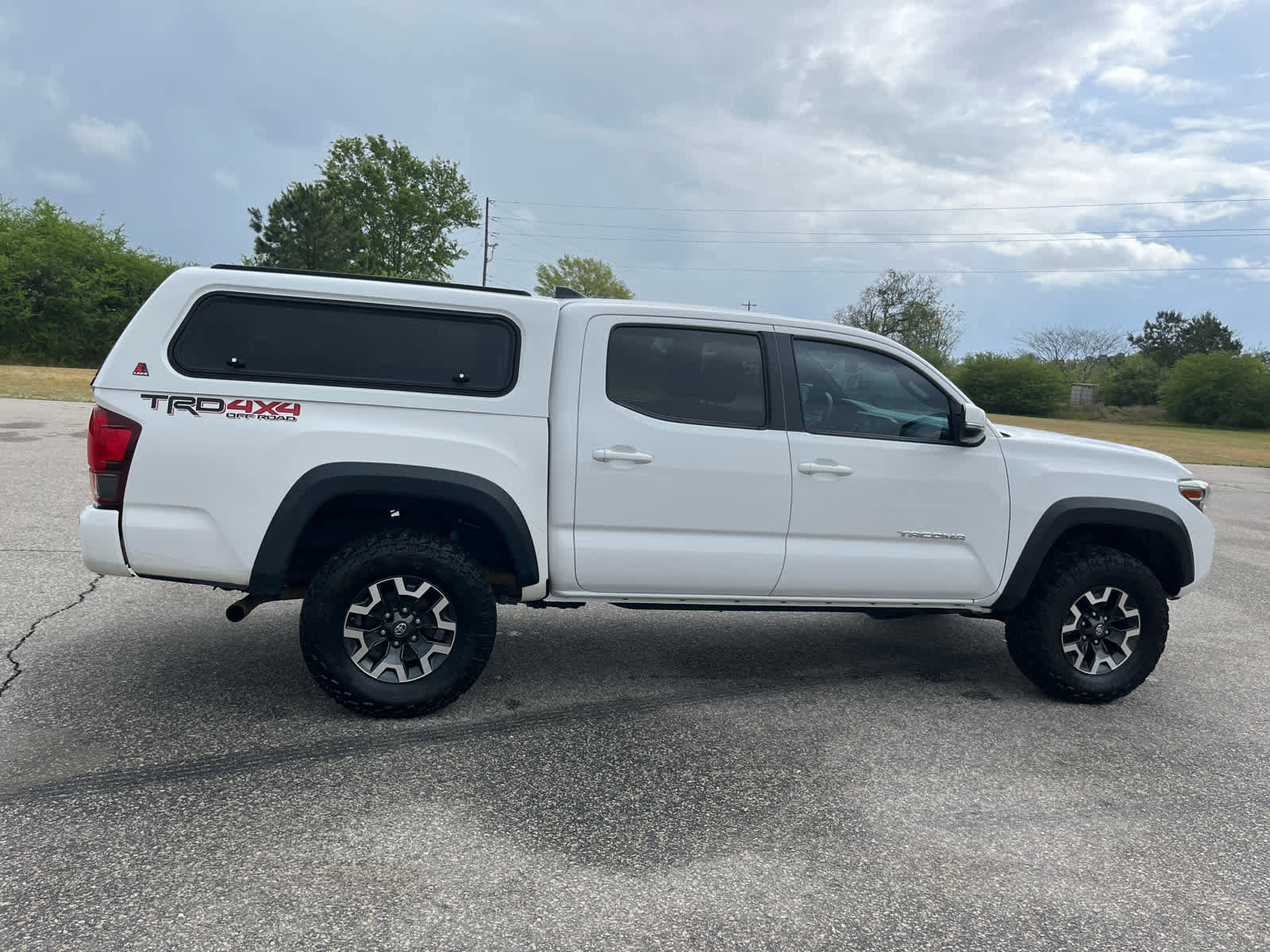 Used 2019 Toyota Tacoma TRD Off-Road image 6