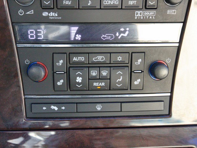 Used 2009 Cadillac Escalade ESV AWD w/ Livery Package image 24