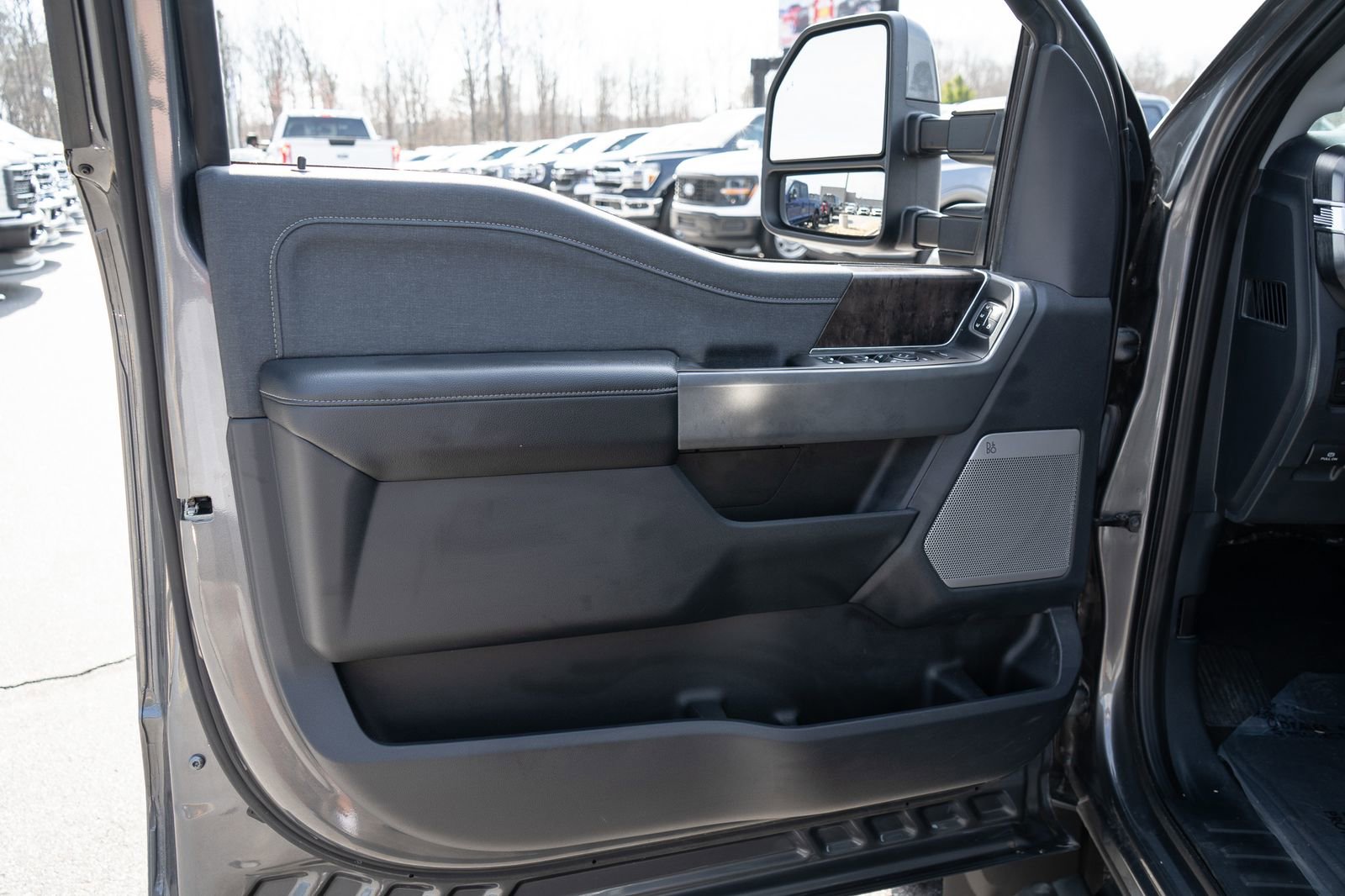 Used 2023 Ford F450 Lariat w/ FX4 Off-Road Package image 31