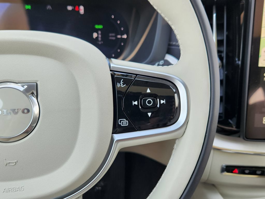 New 2026 Volvo XC60 T8 Ultra w/ Climate Package PRO AWD/4WD image 18
