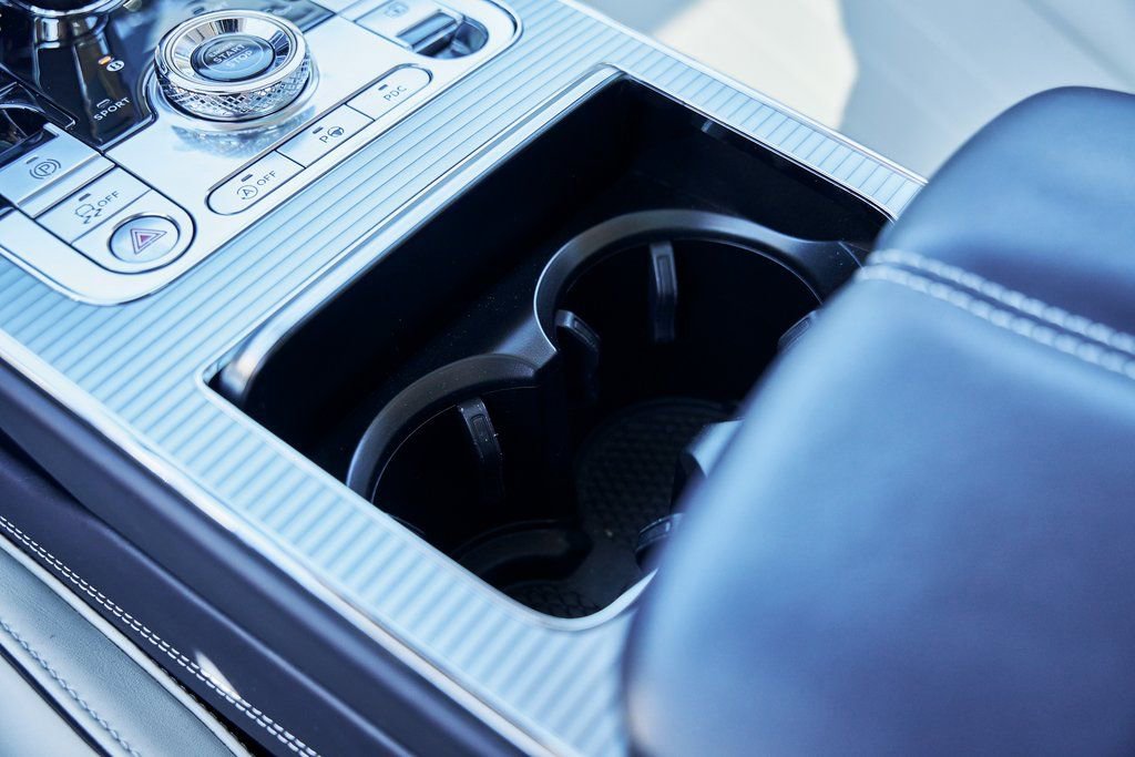 Used 2024 Bentley Flying Spur V8 image 63