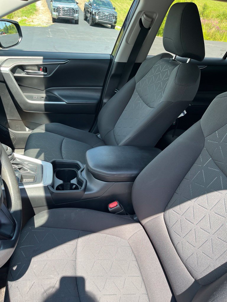 Used 2020 Toyota RAV4 XLE w/ All Weather Liner Package AWD/4WD image 5