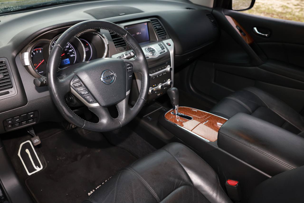 Used 2012 Nissan Murano LE w/ Platinum Pkg FWD image 4