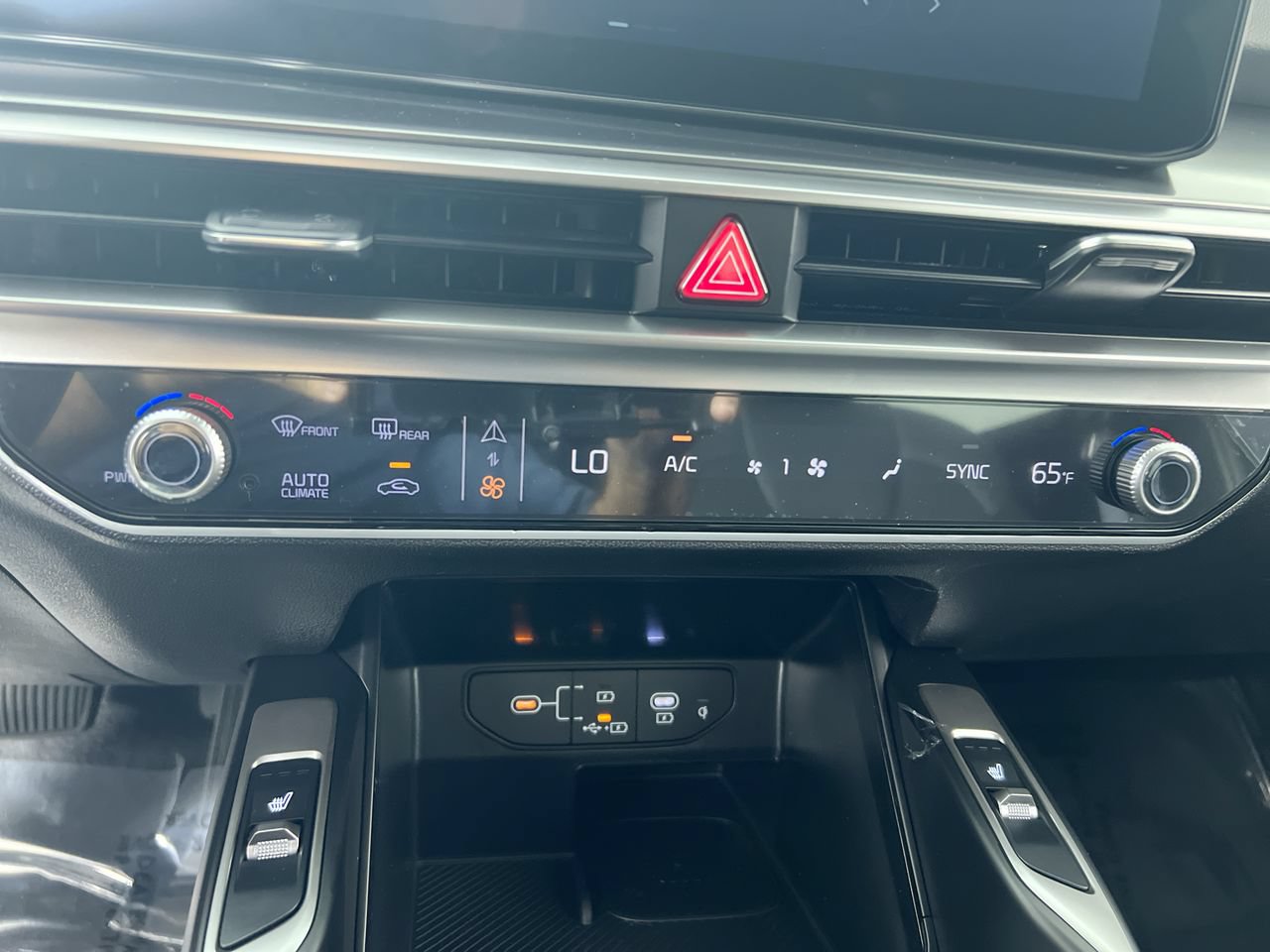 New 2026 Kia Sorento S w/ S Panoramic Sunroof Package FWD image 25