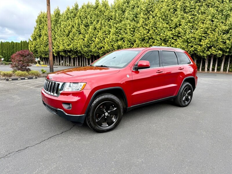 Used 2011 Jeep Grand Cherokee Laredo AWD/4WD image 1