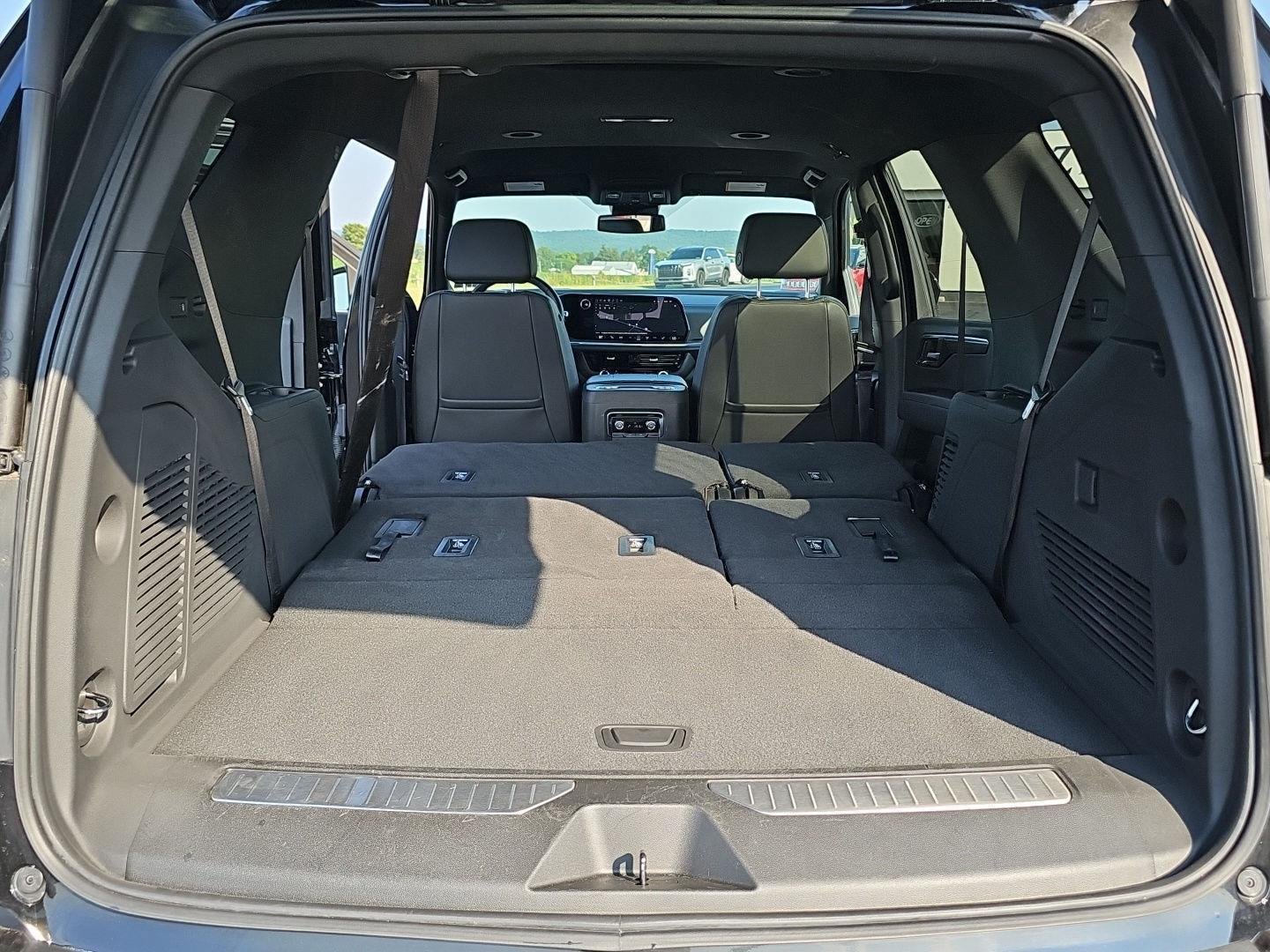 Used 2025 Chevrolet Tahoe Z71 AWD/4WD image 30
